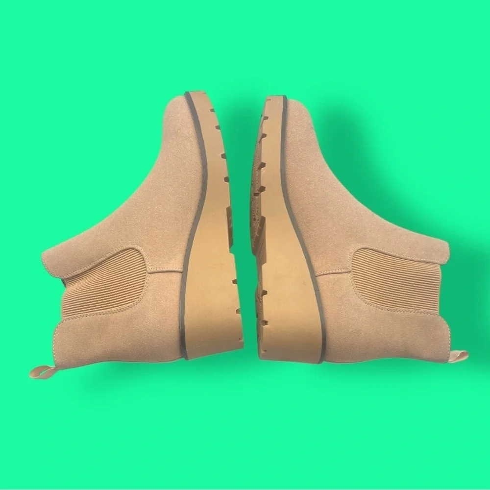 Athlefit Women's Chelsea Boots Nude Size 9.5